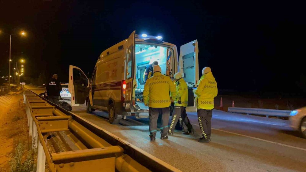 Korkunç motosiklet kazası sürücü ölümden döndü