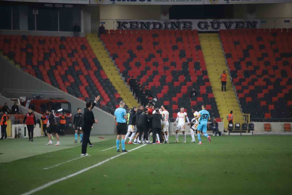 MAÇ SONUCU | Trendyol Süper Lig: Gaziantep FK: 2 - Göztepe: 1