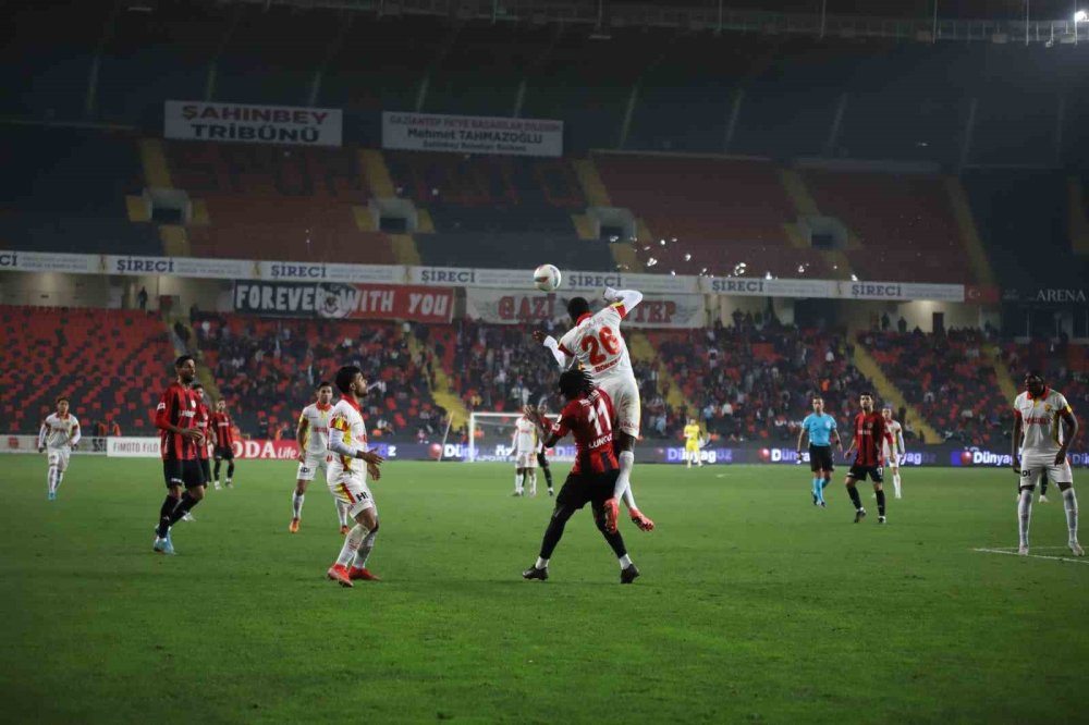 MAÇ SONUCU | Trendyol Süper Lig: Gaziantep FK: 2 - Göztepe: 1