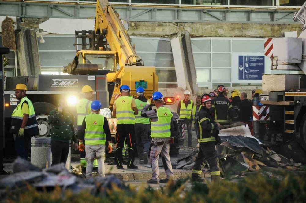 Sırbistan’da tren istasyonunda felaket! Can kaybı 11’e yükseldi