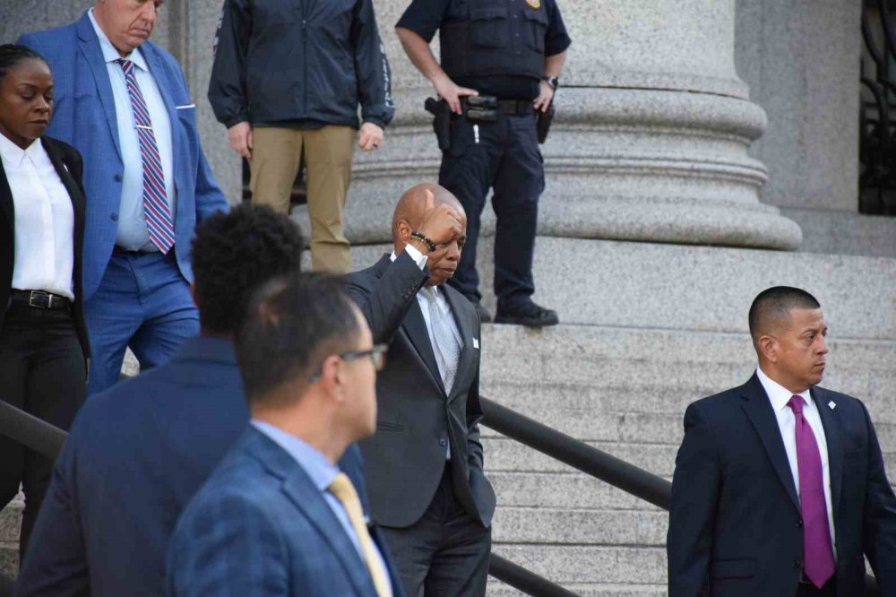 Türkevi için Türk hükümet yetkilisinden rüşvet aldığı iddia ediliyor... New York Belediye Başkanı Eric Adams’ın yolsuzluk davasının duruşma tarihi belli oldu!