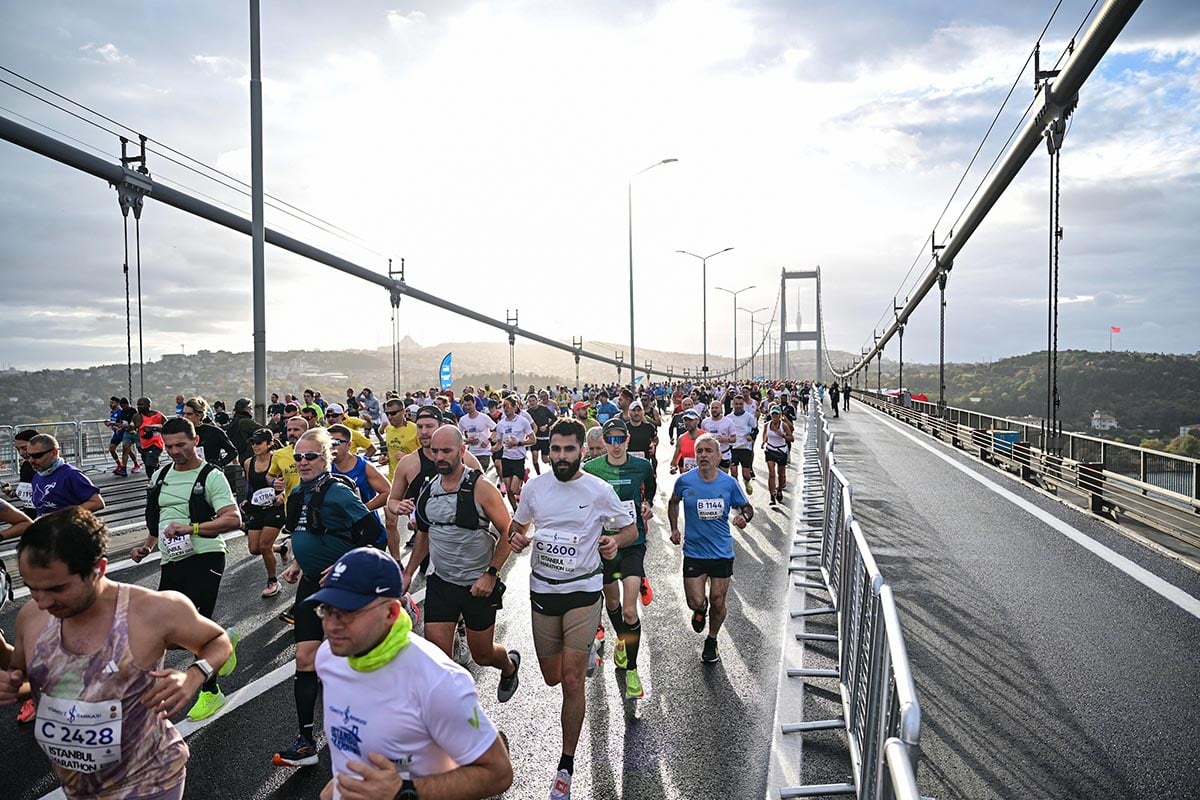 46-istanbul-maratonu-basladi-yenicag-12.jpg