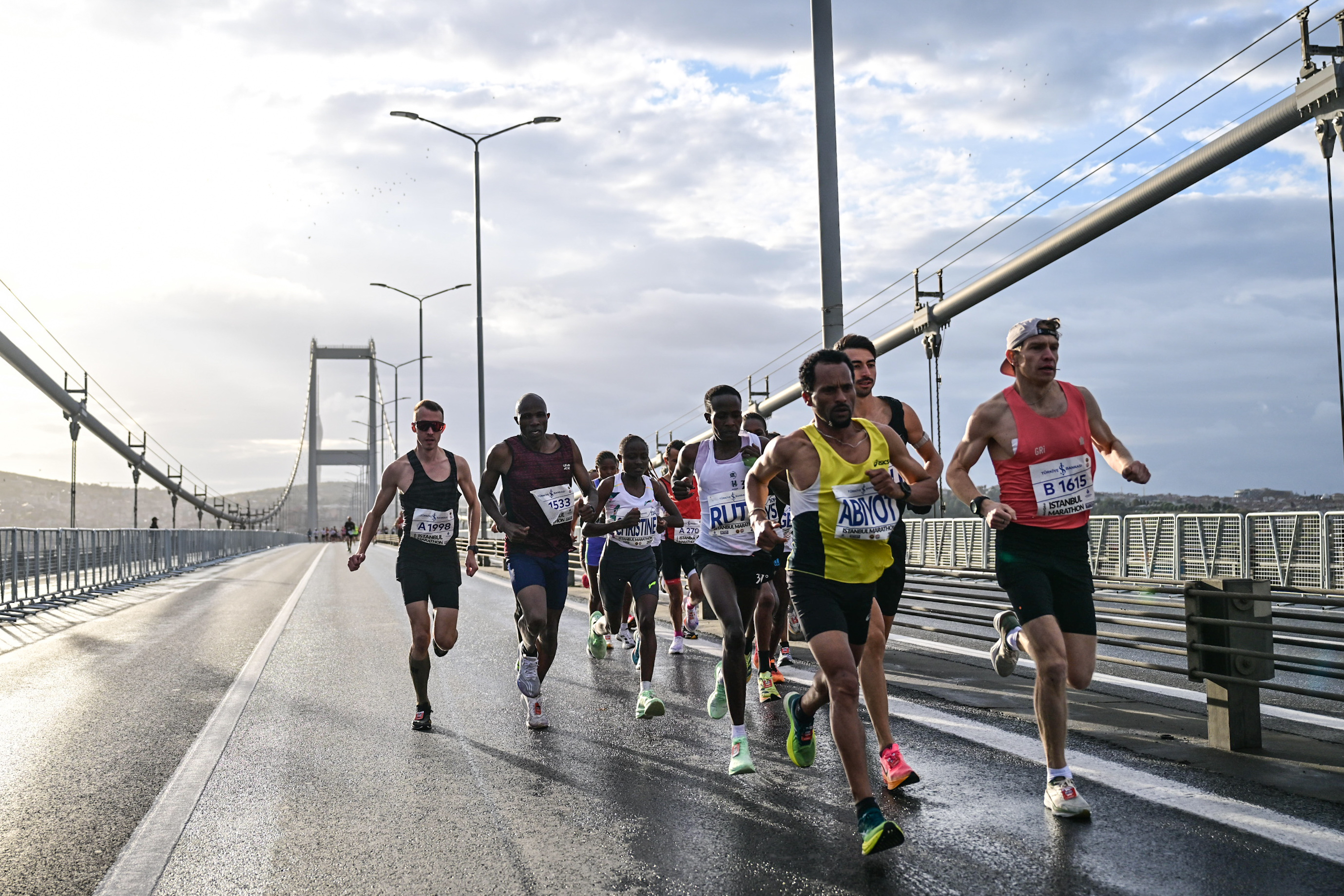 46-istanbul-maratonu-basladi-yenicag-2.jpg