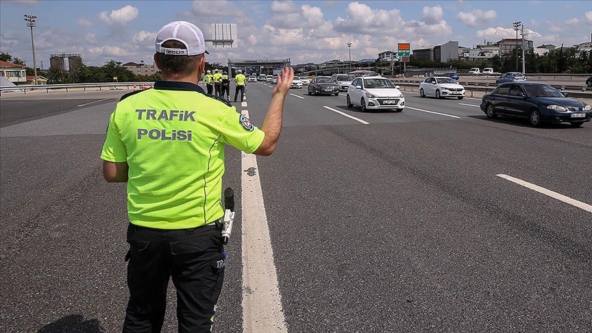 istanbulda-disari-cikacaklar-dikkat-bu-yollar-trafige-kapali-yenicag-6.jpg