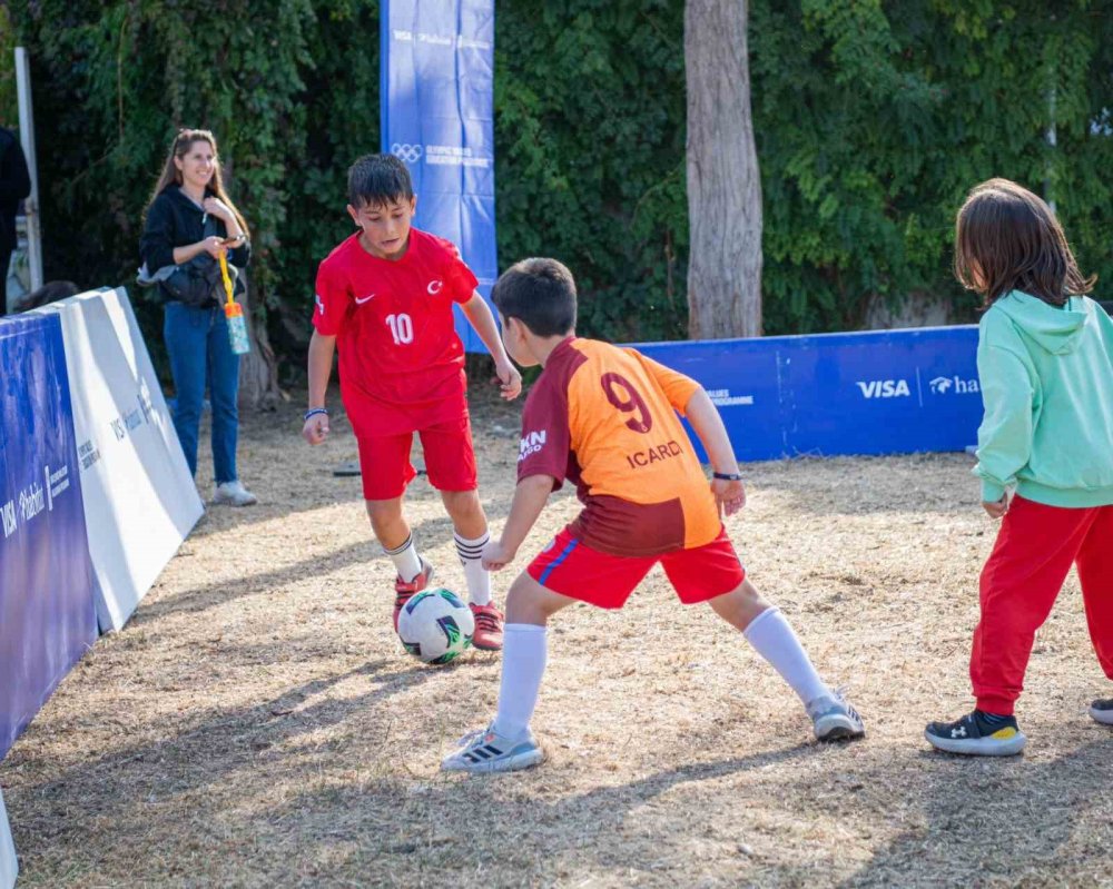 Kuşadası’nda çocuklara spor sevgisi aşılandı