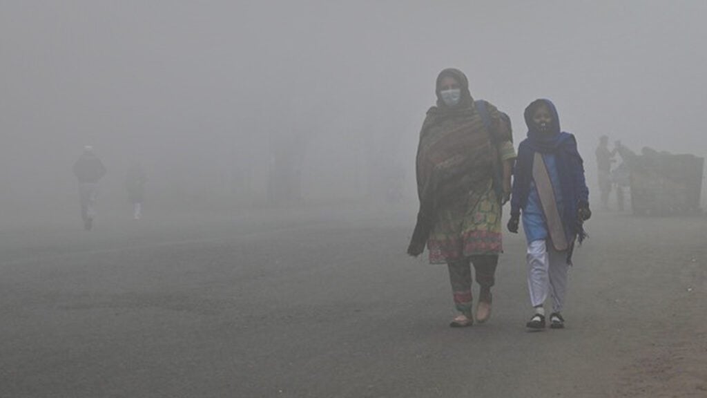 no-school-holiday-lahore-smog-smk-mojo-222-sadaan-1024x576.jpg