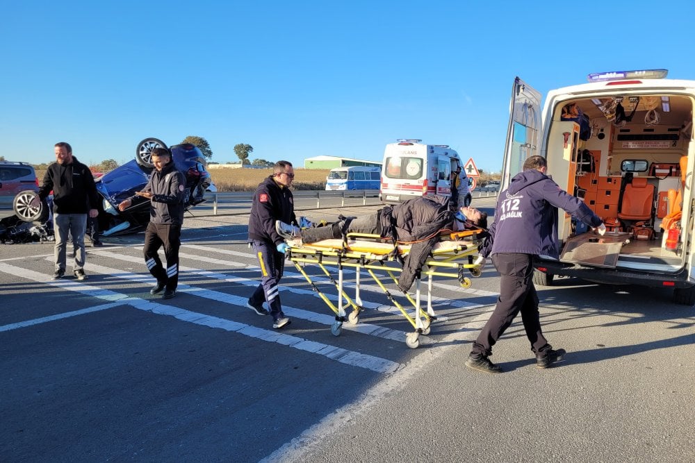 Edirne’de kazaya bakan sürücü kaza yaptı