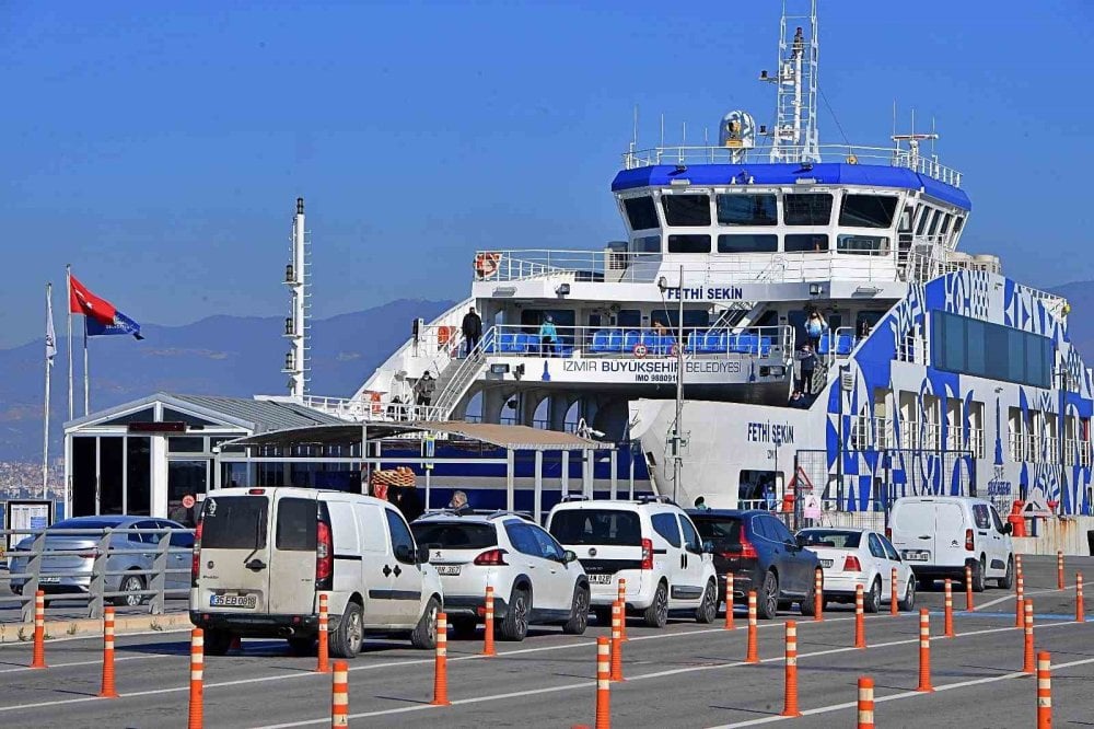 İzmir’de feribot ücretlerinde düzenlemeye gidildi