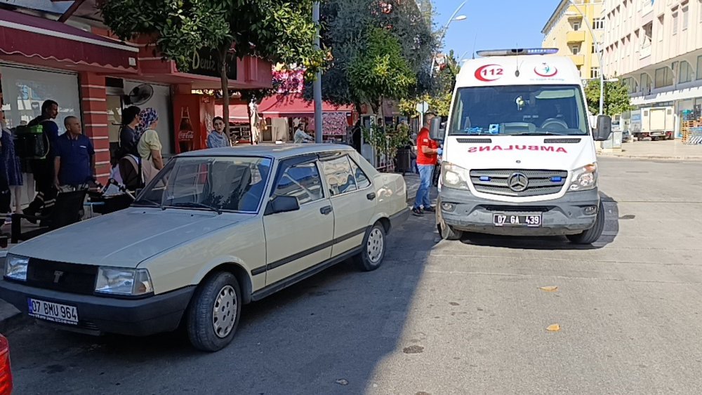 Motosikletliye çarpan kadın sürücü ağlama krizine girdi