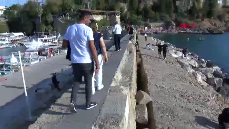 antalya-tarihi-kaleici-yat-limani-15-derece-egildi-her-gun-binlerce-turist-geciyor-yenicag-18.jpg