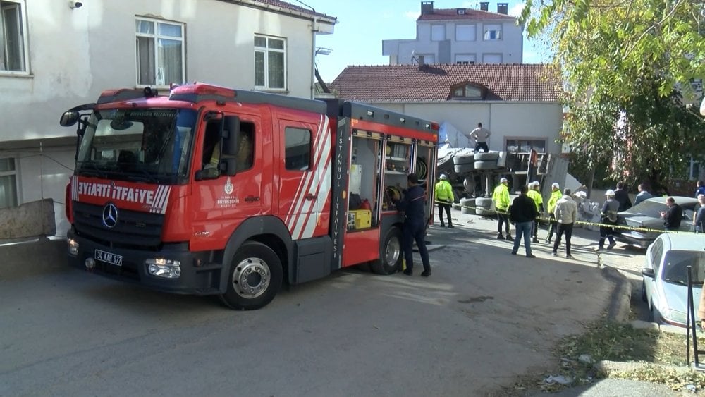 Davetsiz misafir yatak odasına böyle daldı! Facia ucuz atlatıldı