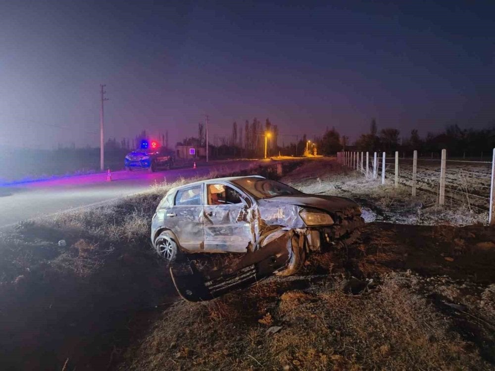 Afyonkarahisar'da feci kaza: Otomobillerin hurdaya döndü: 4 yaralı