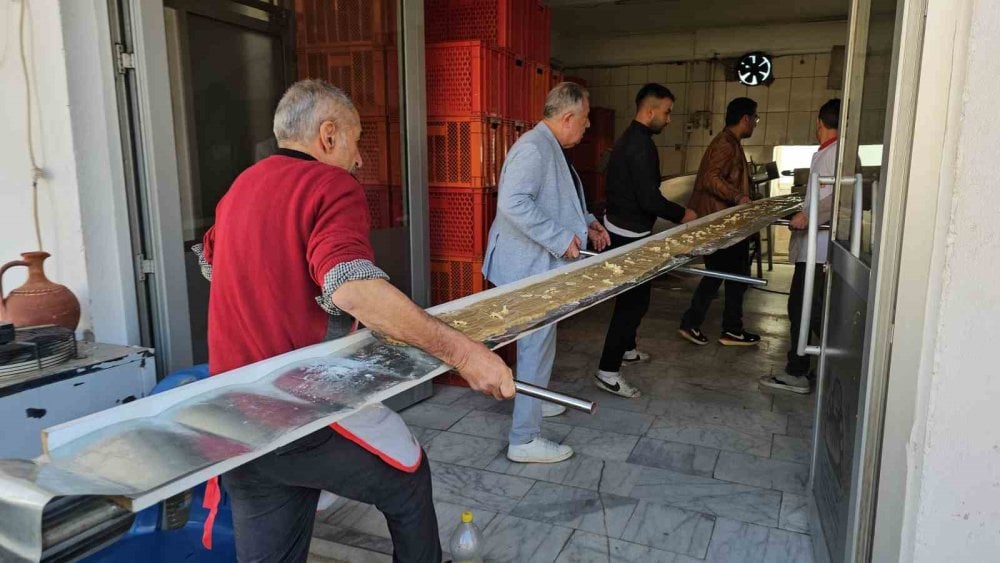 Aydın’da 6,5 metrelik pide öğrencileri şaşırttı