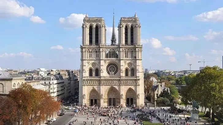 Bir ay sonra açılıyor: Notre Dame'da çanlar beş yıl aradan sonra ilk kez çaldı