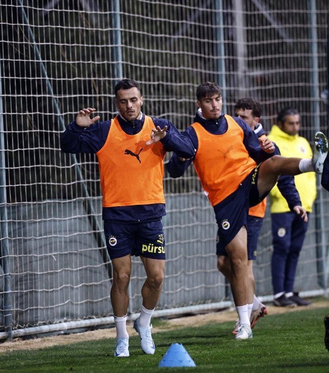 fenerbahce-sivasspor-maci-hazirliklarin-412248-121633.jpg