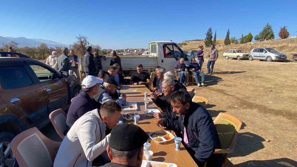 Manisa’da vatandaşlar yağmur duasına çıktı!