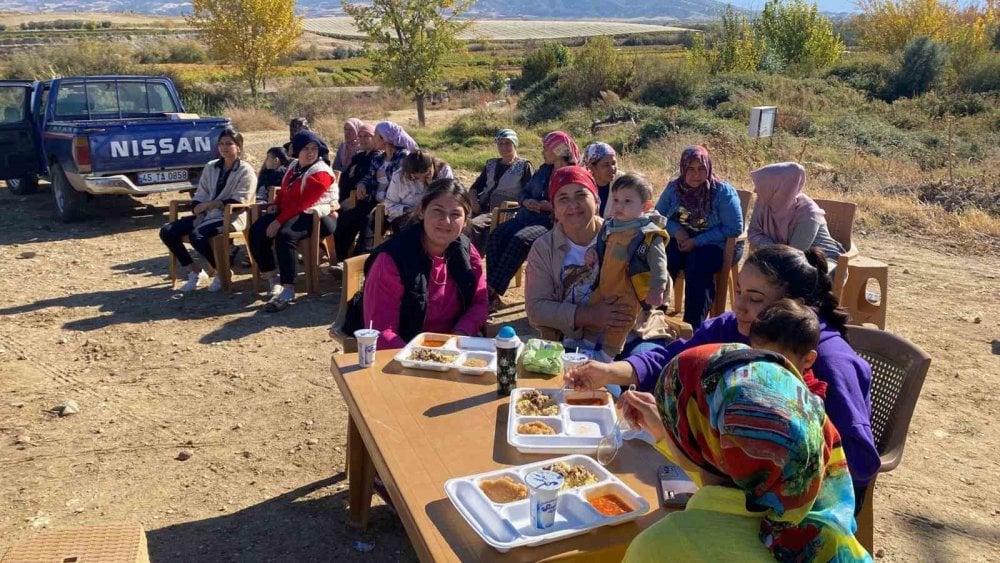 Manisa’da vatandaşlar yağmur duasına çıktı!