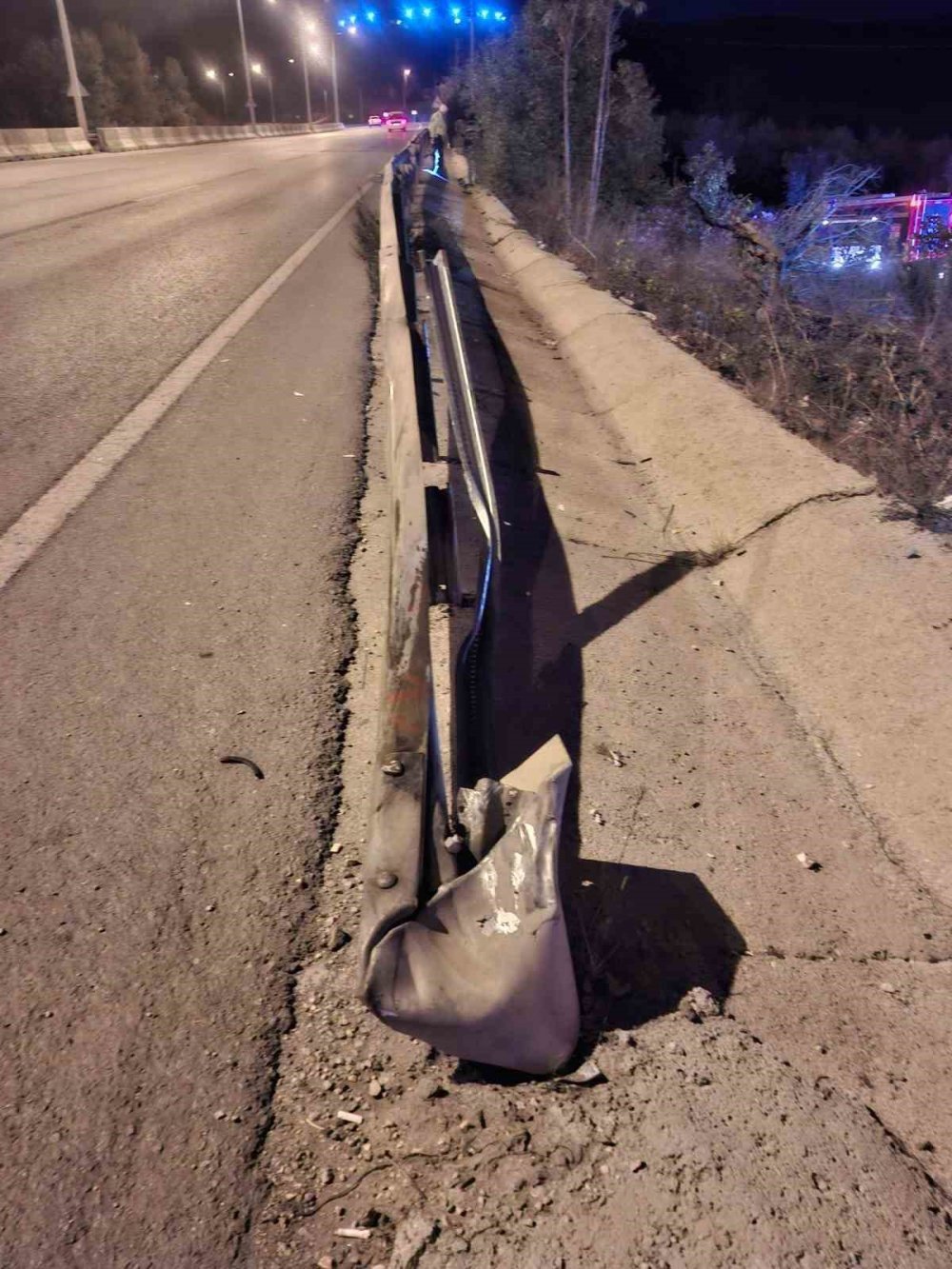 Mudanya'da 40 metre yükseklikten şarampole uçan otomobilin sürücüsü öldü