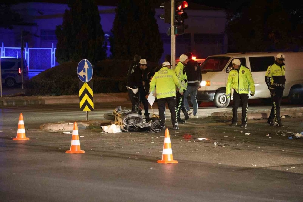 Kazada ağır yaralanan motosiklet sürücüsü hastanede yaşamını yitirdi