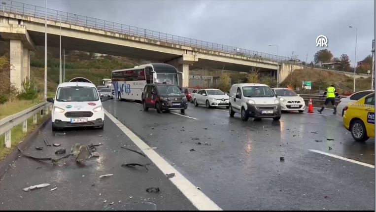 ekmekoyde-zincirleme-trafik-kazasi-2-yarali-yenicag-1.jpg