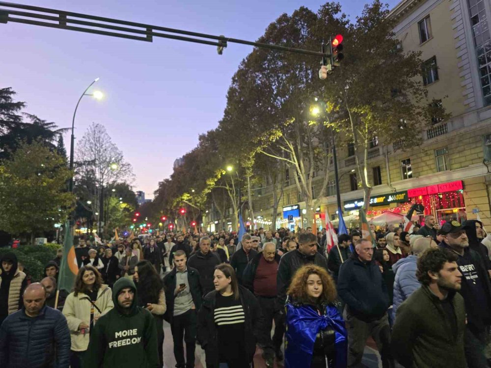 Gürcistan’da muhalefet partilerinden protesto! Yeniden seçim istiyorlar