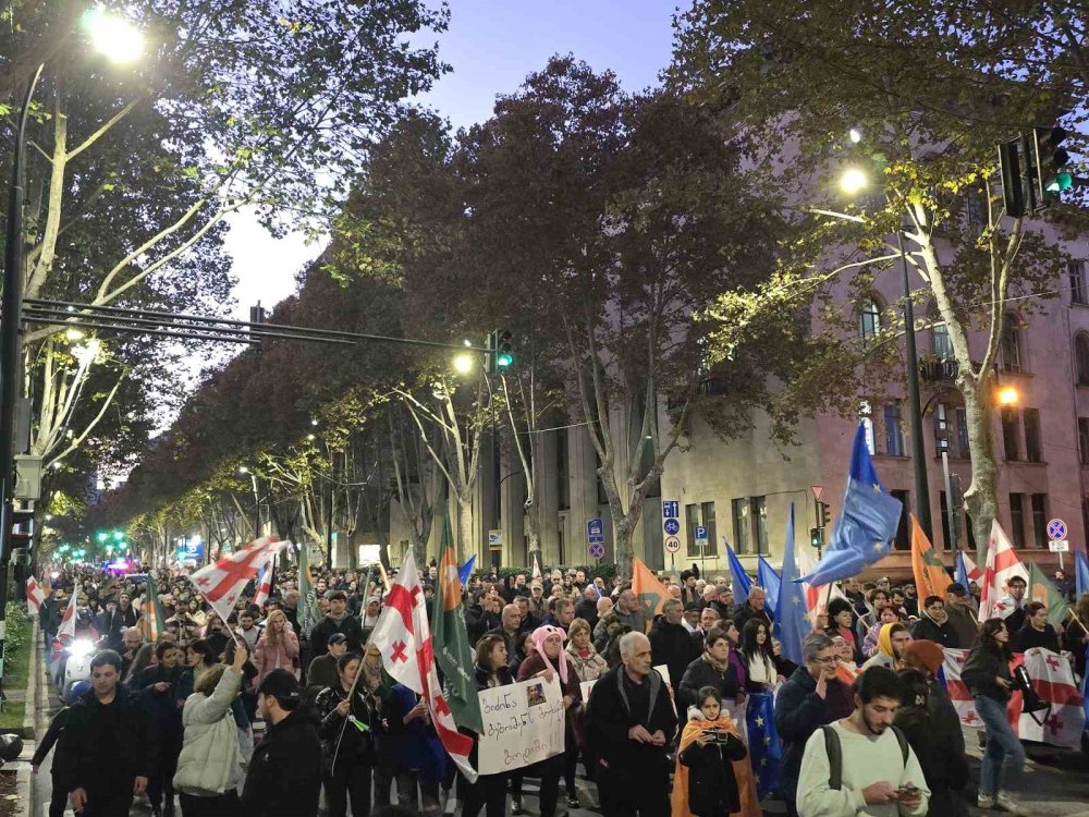 Gürcistan’da muhalefet partilerinden protesto! Yeniden seçim istiyorlar