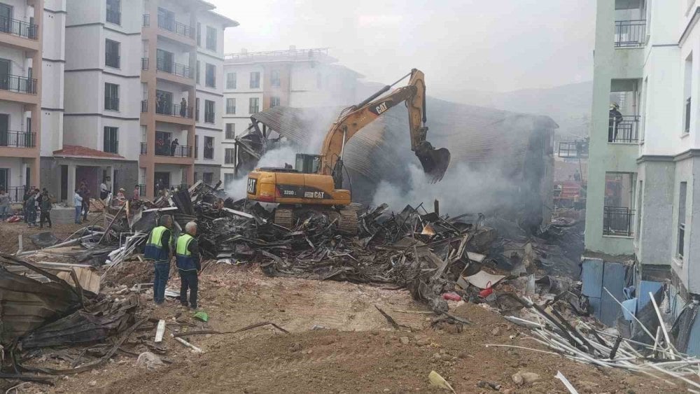 Hatay'da işçilerin kaldığı konteynerde yangın