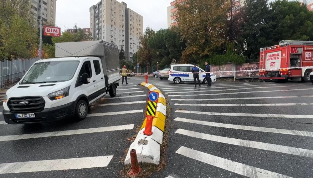 İstanbul-Kağıthane’de panelvan devrildi; yol trafiğe kapandı