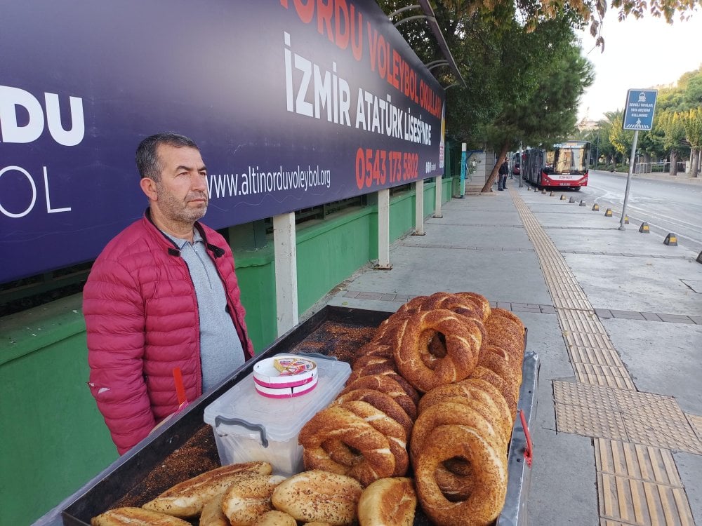 İzmir’de Ata'ya saygı duruşu