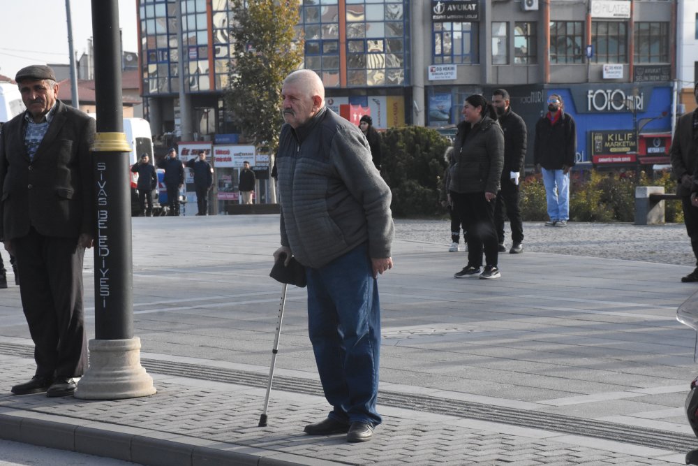 Sivas’ta 'Ata'ya saygı'