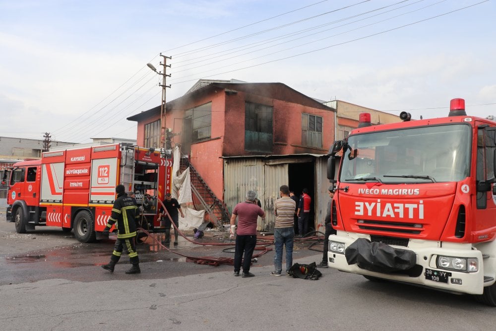 Sünger atölyesinde yangın