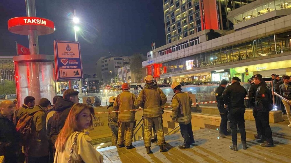 Taksim'de intihar! Herkesin gözü önünde canına kıydı