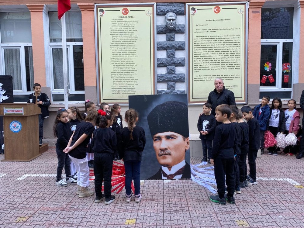 Trabzon’da minik öğrencilerinden anlamlı koreografi