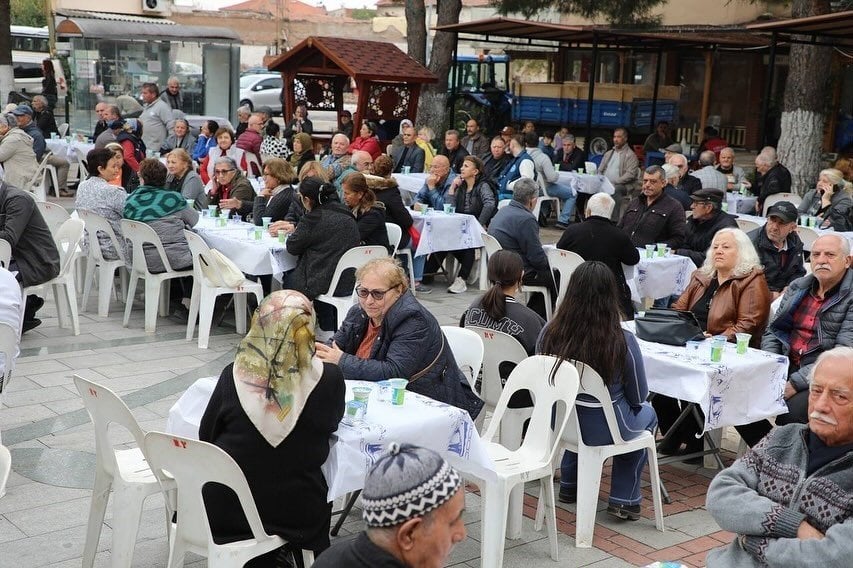 Balıkesir'de zeytinciler yağmur duası ve hayır yaptılar