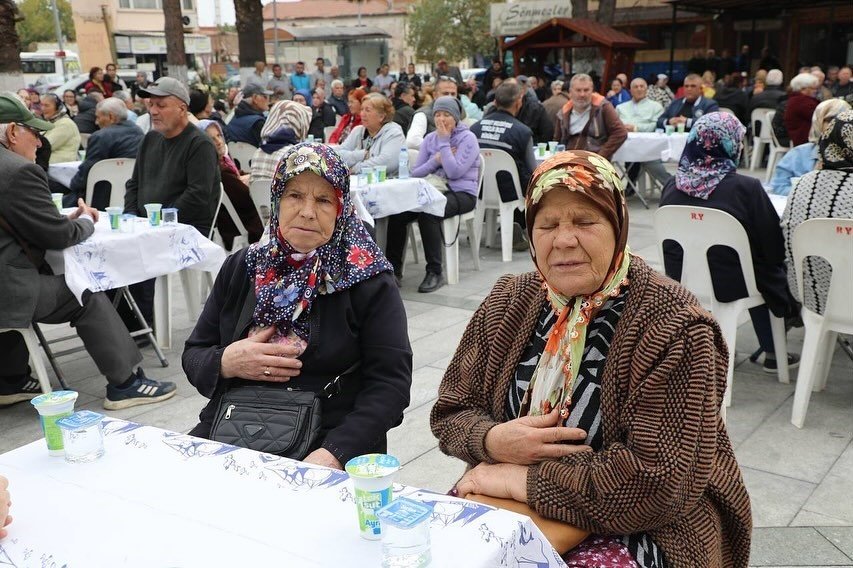 Balıkesir'de zeytinciler yağmur duası ve hayır yaptılar