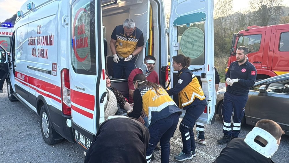 Bartın'da kaza: 2'si çocuk 7 yaralı