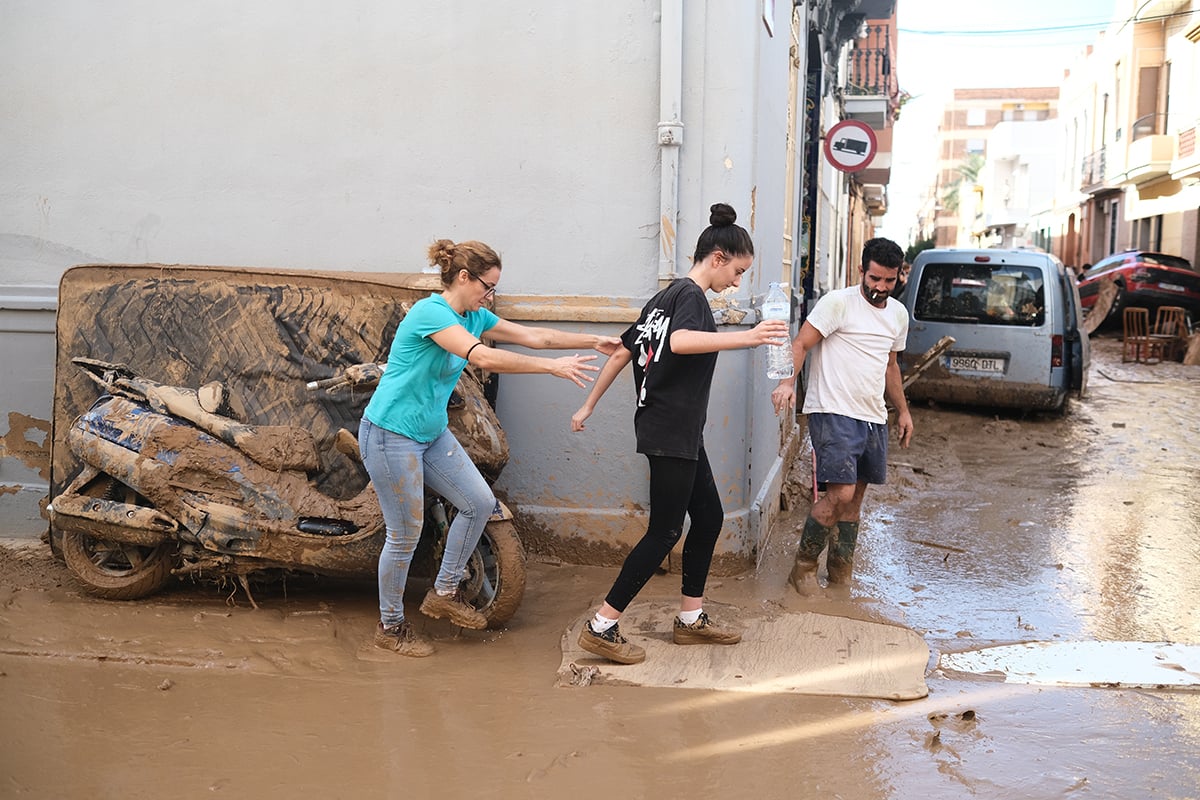 ispanyanin-8-ozerk-bolgesinde-siddetli-yagis-alarmi-verildi-sel-yine-kapida-yenicag-4.jpg