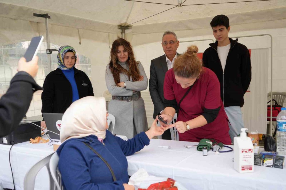 Anlamlı günde ücretsiz şeker ölçümü yaptılar