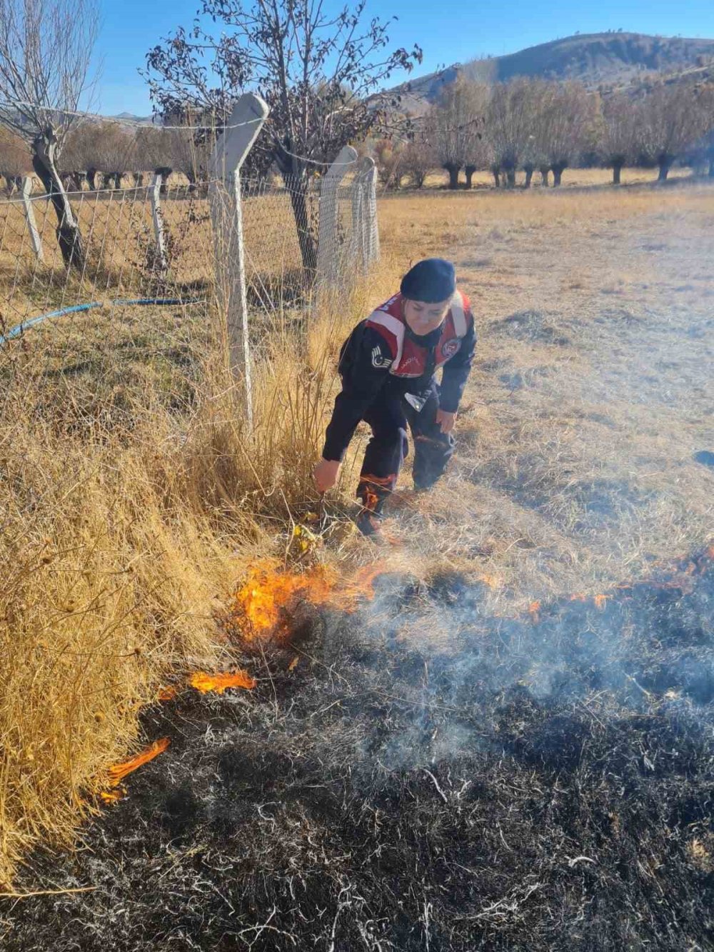 Elazığ’da kuru ot yangını meydana geldi