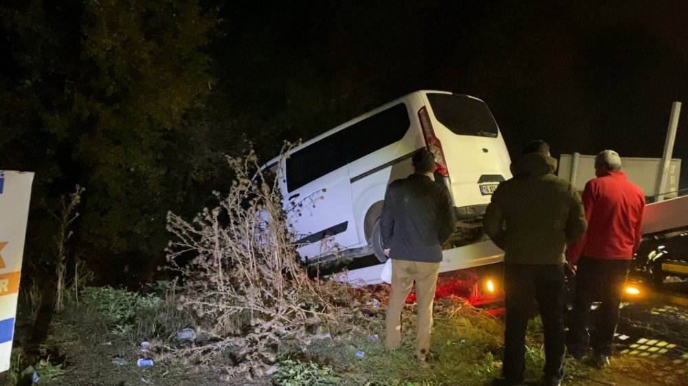 Kontrolünü kaybetti dere yatağına uçtu