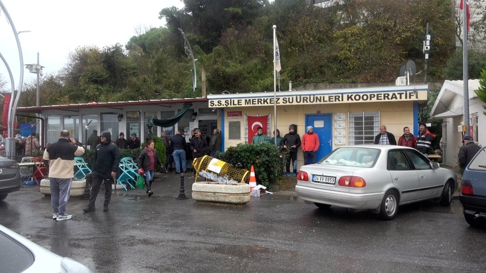 İstanbul'da balıkçı teknesi battı; balıkçı kayıp