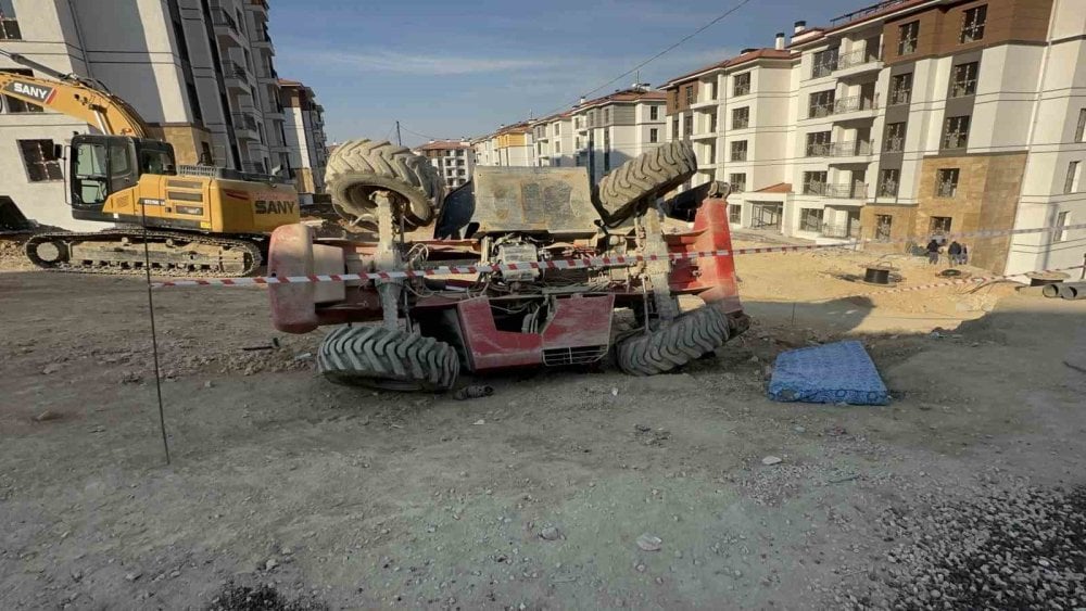 Elazığ’da inanılmaz olay: Operatör lavaboya gitti, kepçeyi çalıştırmak isteyen 2 genç yaşamını yitirdi