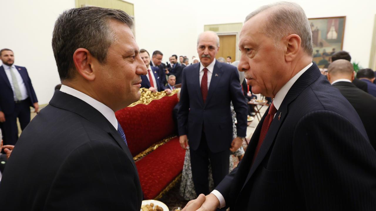 erdogan-ozgur-ozel-aa-2221629.jpg