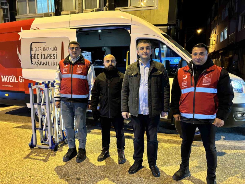 Edirne’de nefes kesen operasyonda17 kaçak göçmen ve 1 FETÖ şüphelisi yakalandı