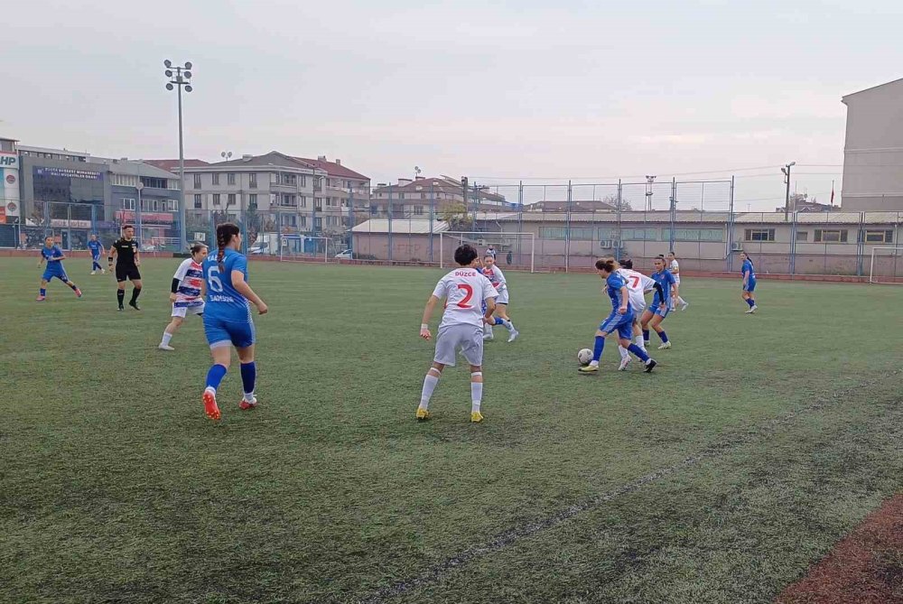 Kadın futbolcular İsrail ve insanlığa çağrı yaptılar