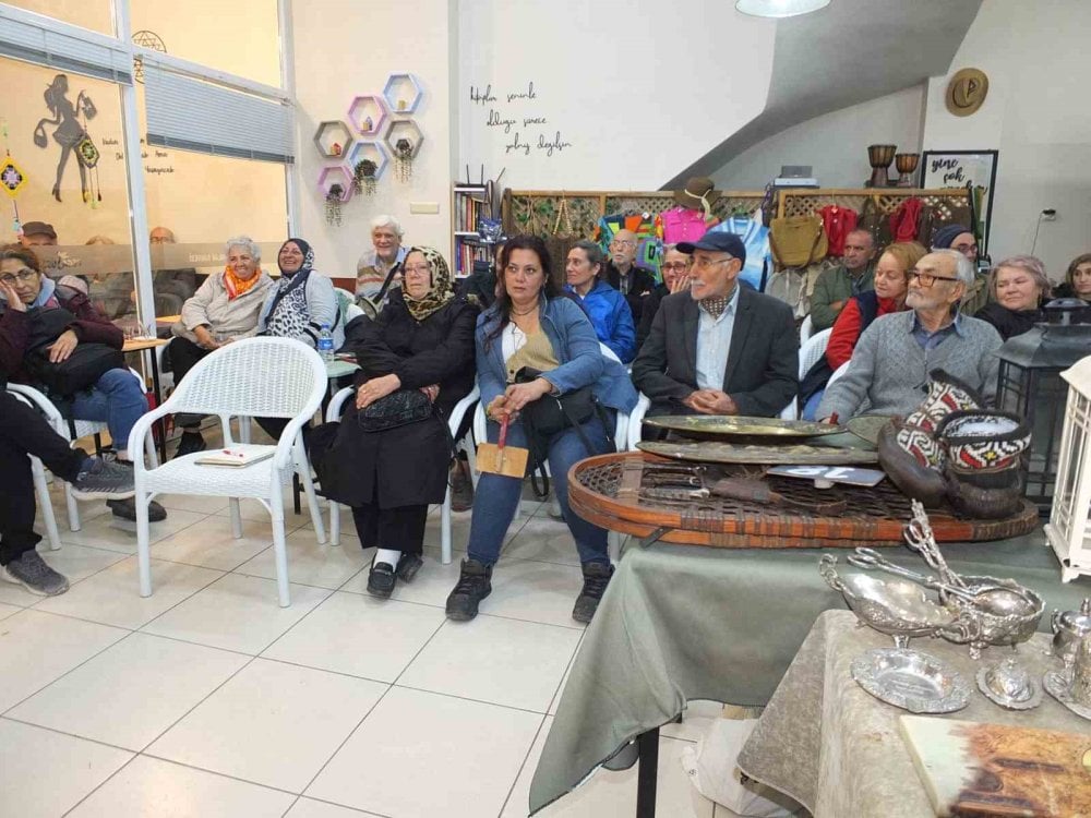 "Kadınlar Kahvehanesi" sosyal etkinlik merkezi haline geldi