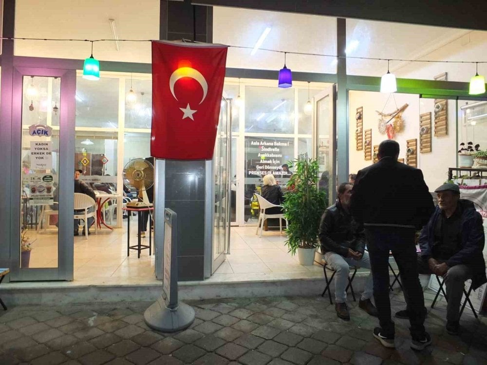 "Kadınlar Kahvehanesi" sosyal etkinlik merkezi haline geldi