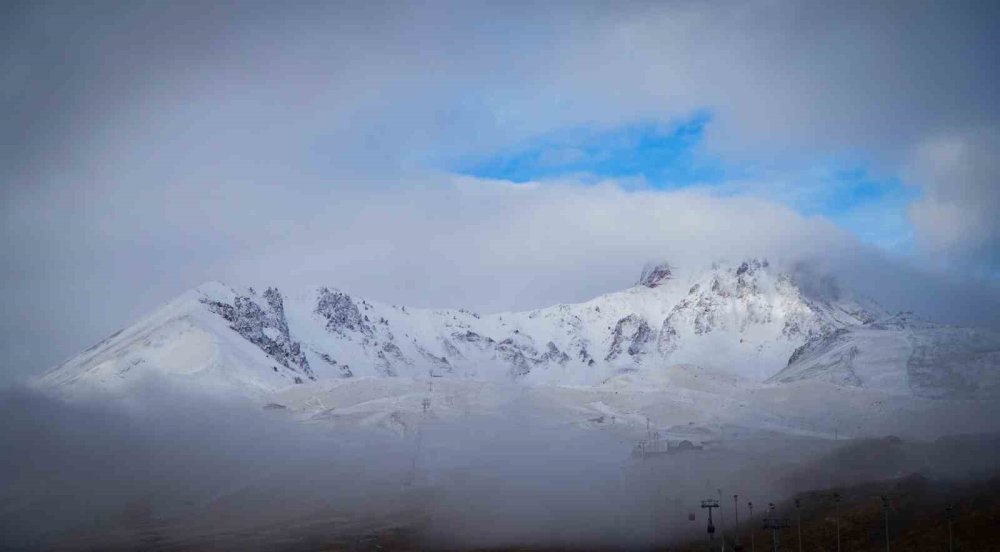 Erciyes'te iki mevsim bir arada: Sarı ve beyazın büyüleyici uyumu