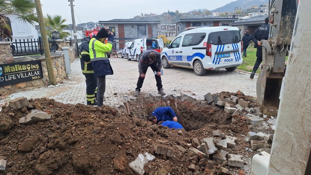 Kocaeli’de korku dolu anlar: İş makinası doğalgaz borusunu deldi