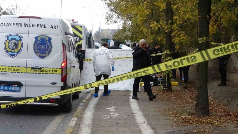 Pendik’te okul servisinde dehşet: Sevgilisini öldürüp kendi kafasına sıktı